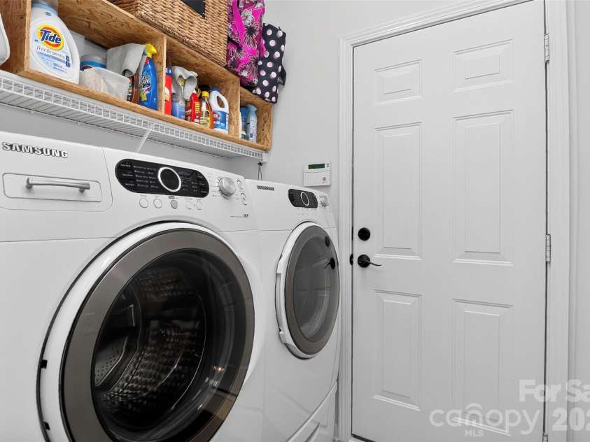 9247 Elrose Place, Charlotte, NC 28277.  MLS# CAR4424093, YatesRealty ID 51617. Laundry Room