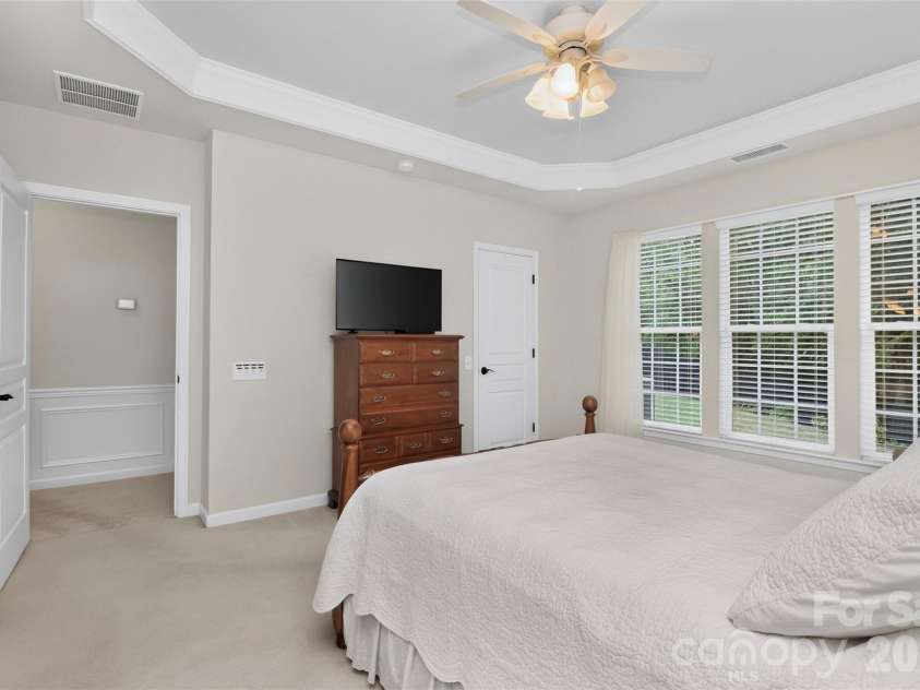 9247 Elrose Place, Charlotte, NC 28277.  MLS# CAR4424093, YatesRealty ID 51617. Primary Bedroom