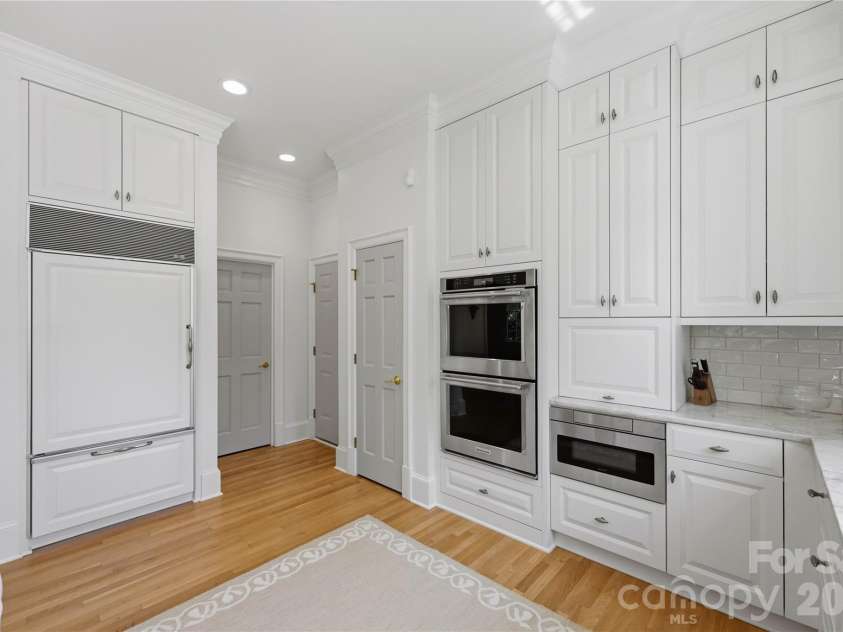 2606 Sheffield Crescent Court, Charlotte, NC 28226.  MLS# CAR4422877, YatesRealty ID 51618. 