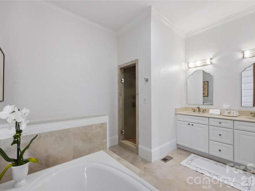 2606 Sheffield Crescent Court, Charlotte, NC 28226.  MLS# CAR4422877, YatesRealty ID 51618. 