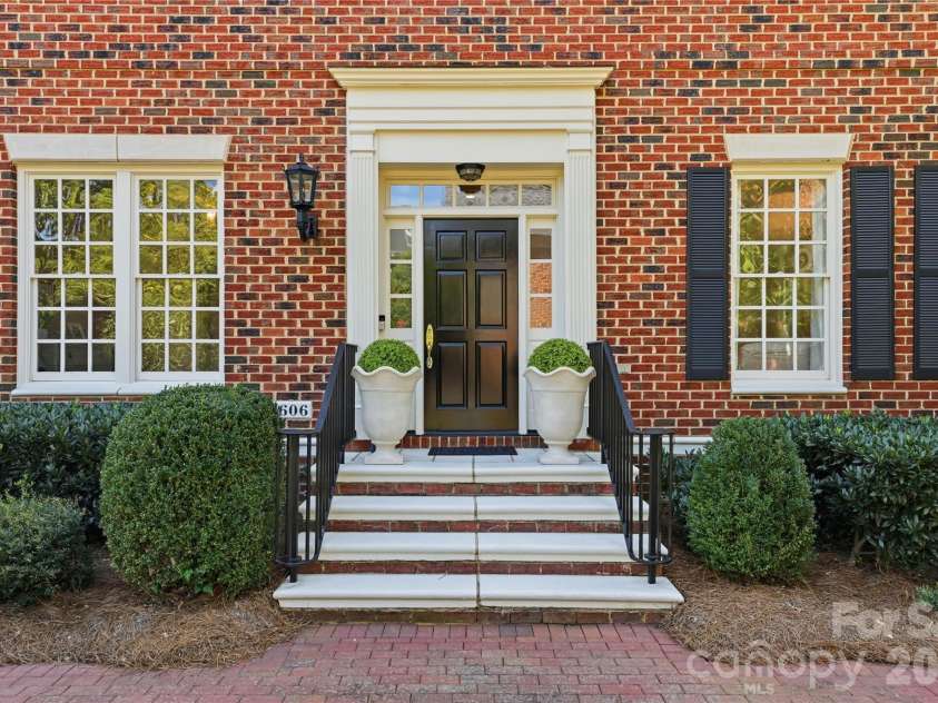2606 Sheffield Crescent Court, Charlotte, NC 28226.  MLS# CAR4422877, YatesRealty ID 51618. 