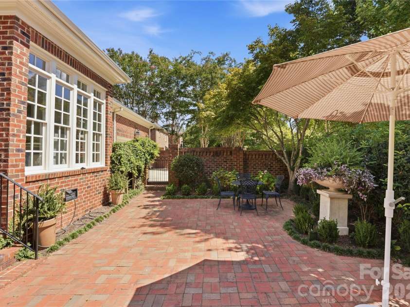 2606 Sheffield Crescent Court, Charlotte, NC 28226.  MLS# CAR4422877, YatesRealty ID 51618. 