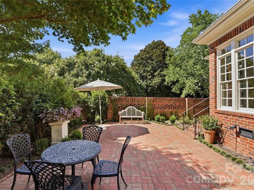 2606 Sheffield Crescent Court, Charlotte, NC 28226.  MLS# CAR4422877, YatesRealty ID 51618. 