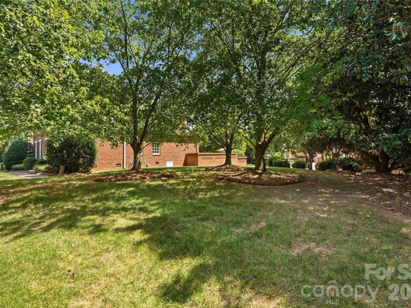 2606 Sheffield Crescent Court, Charlotte, NC 28226.  MLS# CAR4422877, YatesRealty ID 51618. 