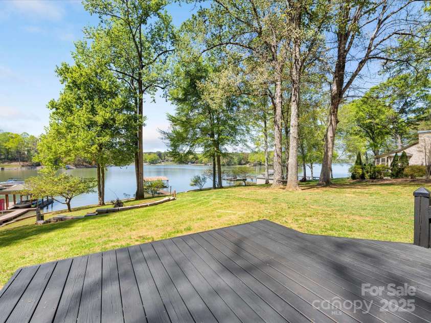 1395 Roundstone Road, Sherrills Ford, NC 28673.  MLS# CAR4243971, YatesRealty ID 5162. 