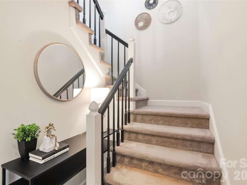 6816 Dumbarton Drive, Charlotte, NC 28210.  MLS# CAR4423174, YatesRealty ID 51621. 