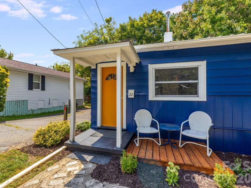 22 Jarrett Street, Asheville, NC 28806.  MLS# CAR4423202, YatesRealty ID 51622. 