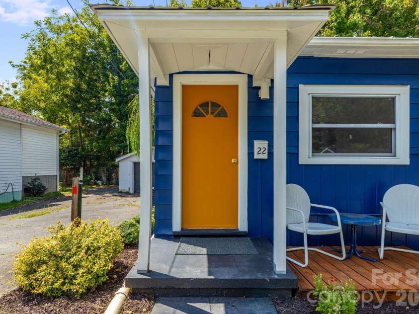 22 Jarrett Street, Asheville, NC 28806.  MLS# CAR4423202, YatesRealty ID 51622. 