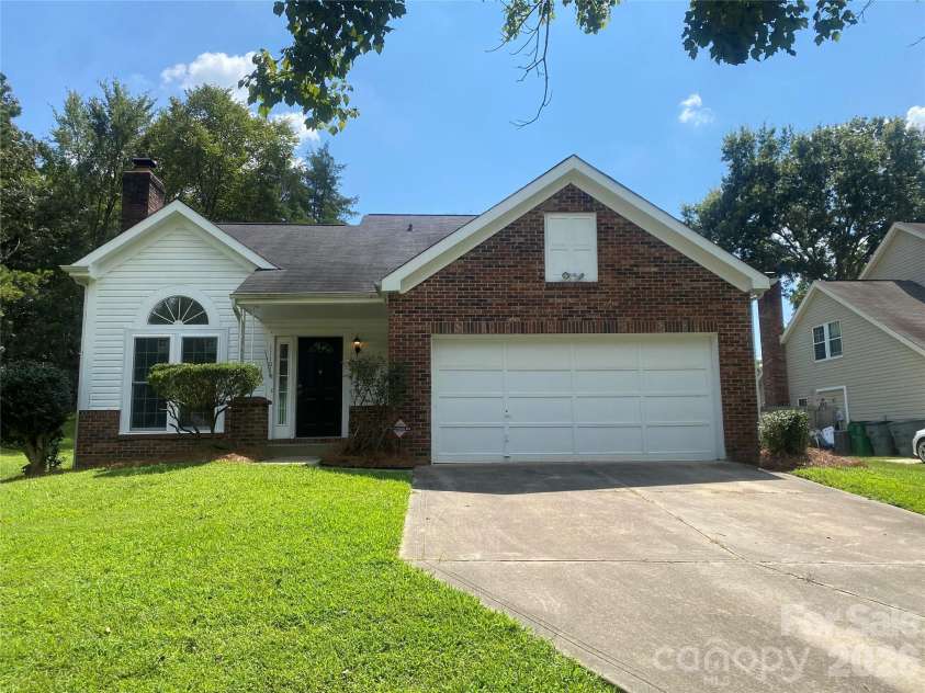 11101 Deerpath Court, Charlotte, NC 28262.  MLS# CAR4420188, YatesRealty ID 51623. 