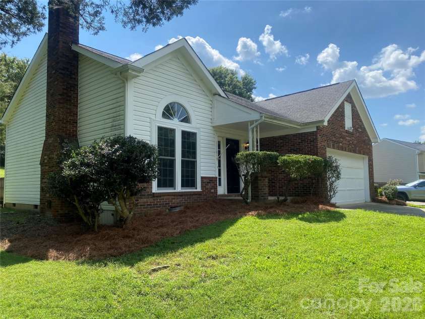 11101 Deerpath Court, Charlotte, NC 28262.  MLS# CAR4420188, YatesRealty ID 51623. 