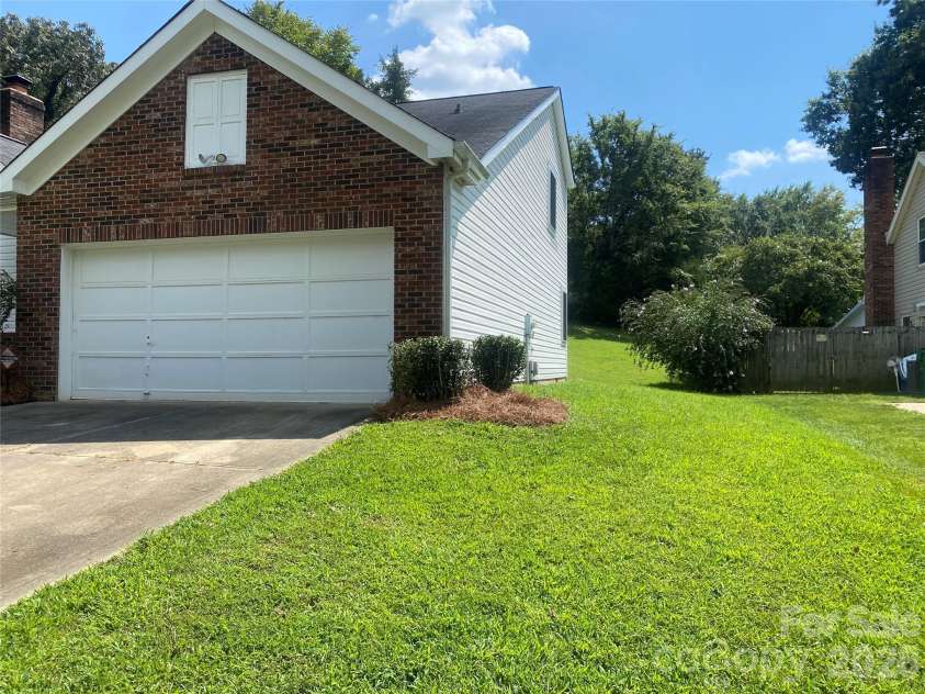 11101 Deerpath Court, Charlotte, NC 28262.  MLS# CAR4420188, YatesRealty ID 51623. 
