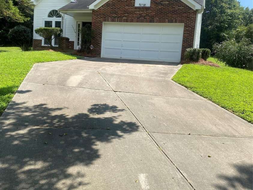 11101 Deerpath Court, Charlotte, NC 28262.  MLS# CAR4420188, YatesRealty ID 51623. 