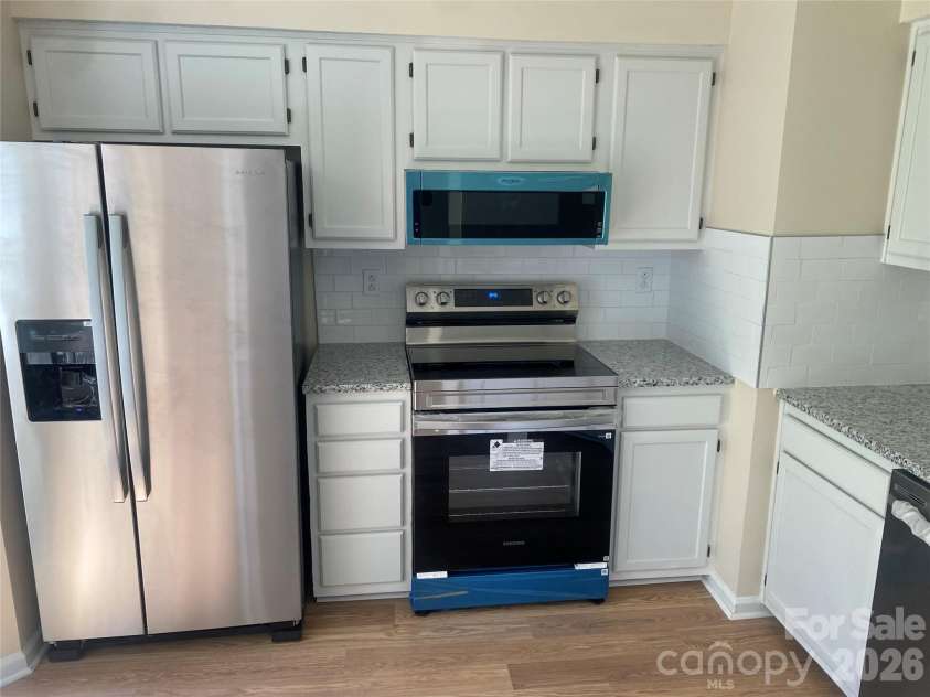 11101 Deerpath Court, Charlotte, NC 28262.  MLS# CAR4420188, YatesRealty ID 51623. New Appliances