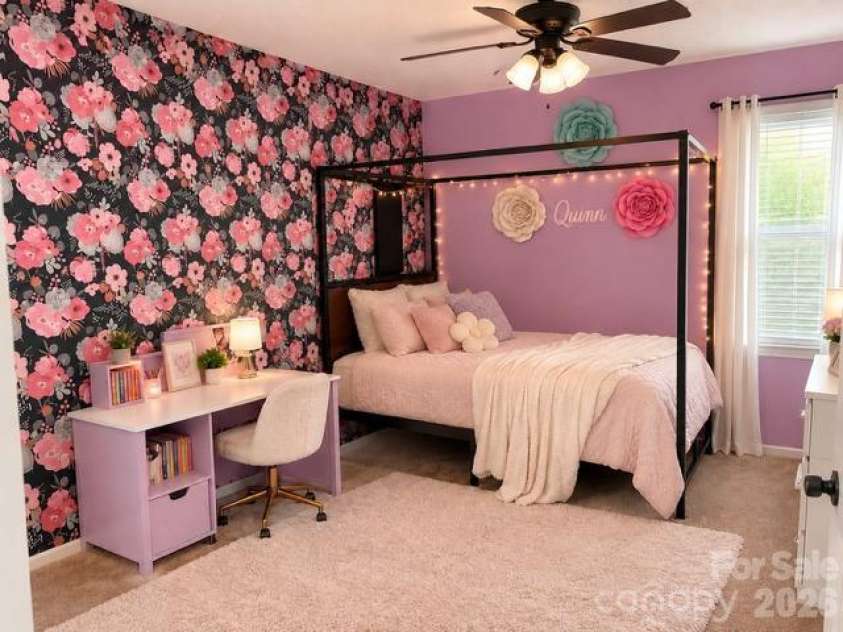 3709 Stoneglen Path, Charlotte, NC 28269.  MLS# CAR4419830, YatesRealty ID 51624. A young Artist lives here