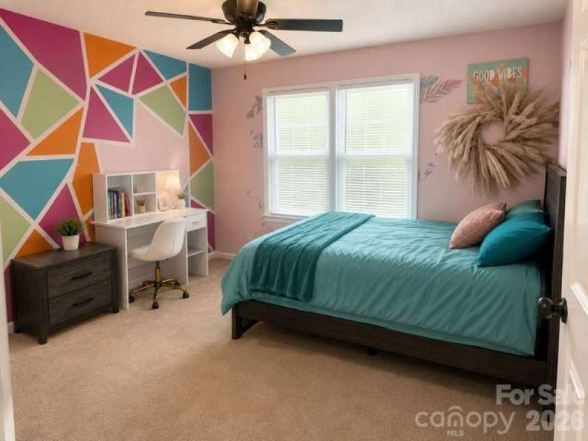 3709 Stoneglen Path, Charlotte, NC 28269.  MLS# CAR4419830, YatesRealty ID 51624. Pre-teen lives here