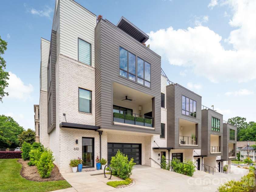 610 Queens Road, Charlotte, NC 28207.  MLS# CAR4420275, YatesRealty ID 51625. 