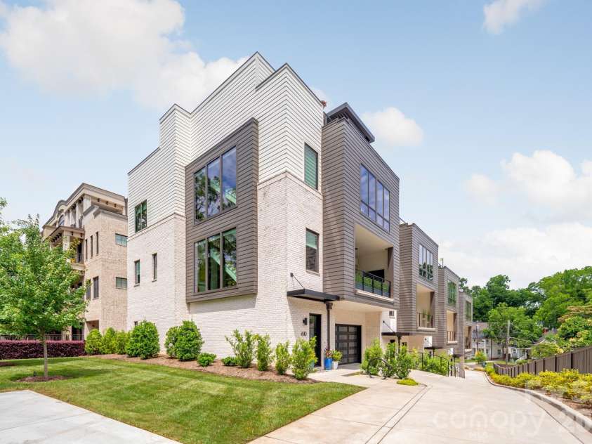 610 Queens Road, Charlotte, NC 28207.  MLS# CAR4420275, YatesRealty ID 51625. 