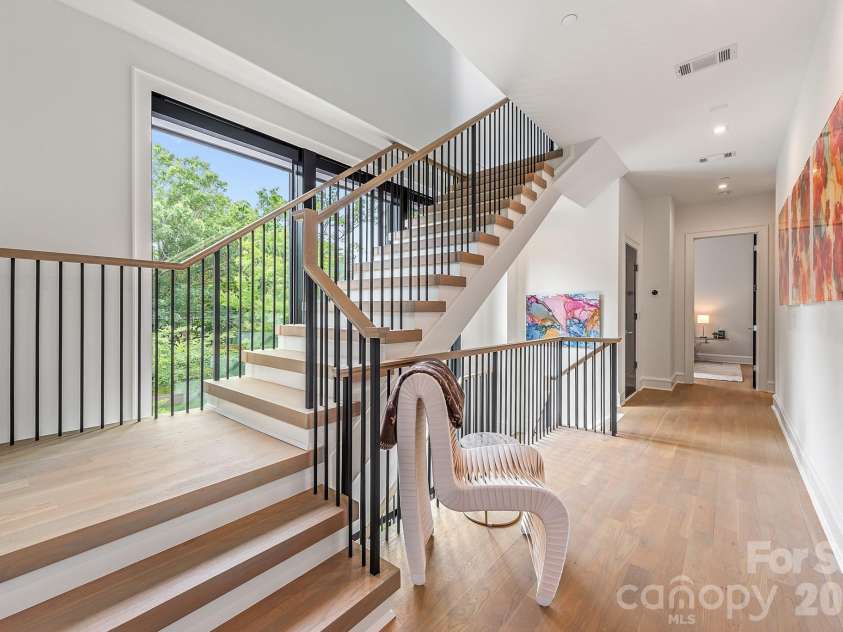 610 Queens Road, Charlotte, NC 28207.  MLS# CAR4420275, YatesRealty ID 51625. 