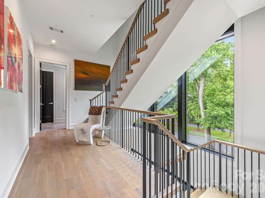 610 Queens Road, Charlotte, NC 28207.  MLS# CAR4420275, YatesRealty ID 51625. 