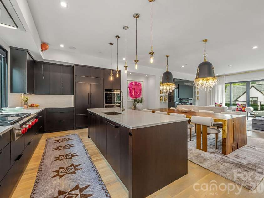 610 Queens Road, Charlotte, NC 28207.  MLS# CAR4420275, YatesRealty ID 51625. 