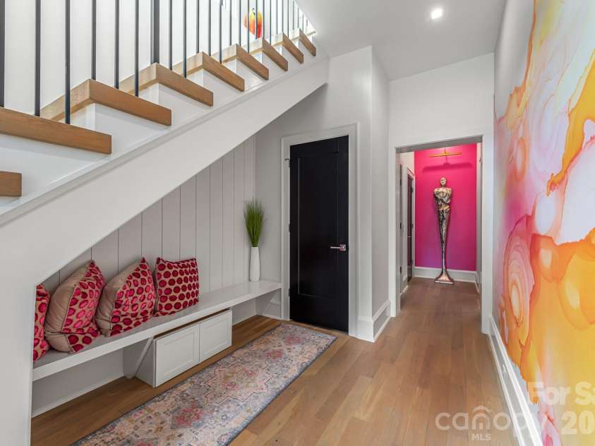 610 Queens Road, Charlotte, NC 28207.  MLS# CAR4420275, YatesRealty ID 51625. 