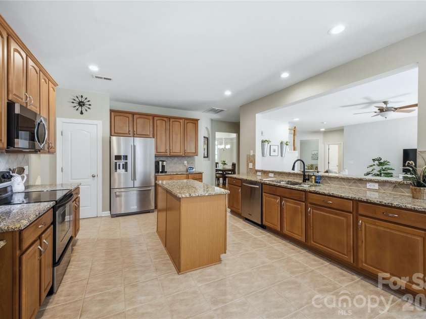 11019 King George Lane, Waxhaw, NC 28173.  MLS# CAR4418983, YatesRealty ID 51626. 