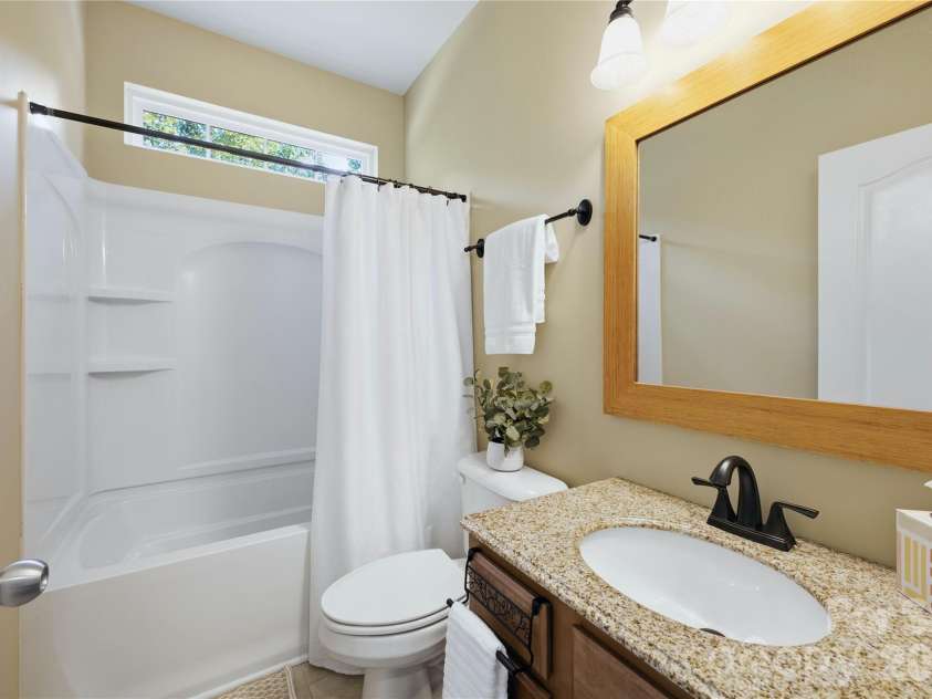 11019 King George Lane, Waxhaw, NC 28173.  MLS# CAR4418983, YatesRealty ID 51626. 