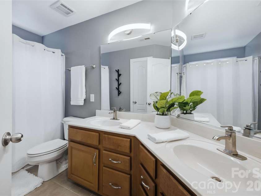11019 King George Lane, Waxhaw, NC 28173.  MLS# CAR4418983, YatesRealty ID 51626. 