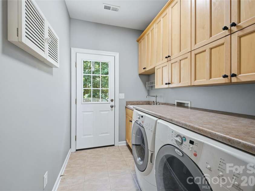 11019 King George Lane, Waxhaw, NC 28173.  MLS# CAR4418983, YatesRealty ID 51626. 