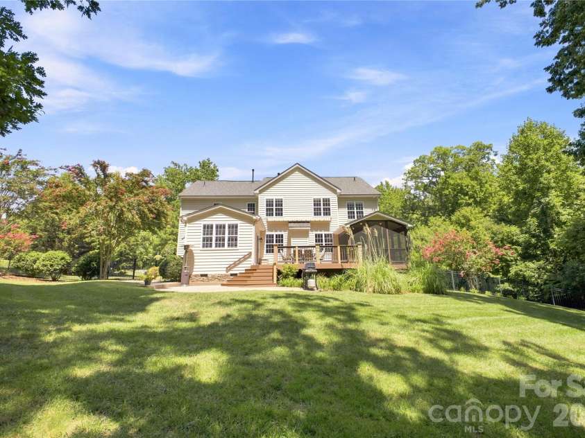 11019 King George Lane, Waxhaw, NC 28173.  MLS# CAR4418983, YatesRealty ID 51626. 
