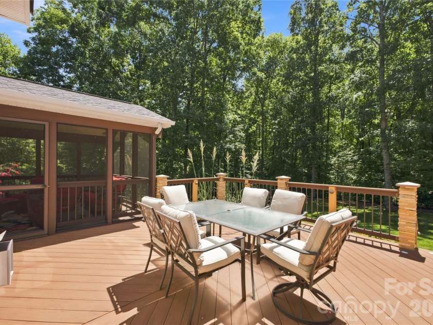 11019 King George Lane, Waxhaw, NC 28173.  MLS# CAR4418983, YatesRealty ID 51626. 
