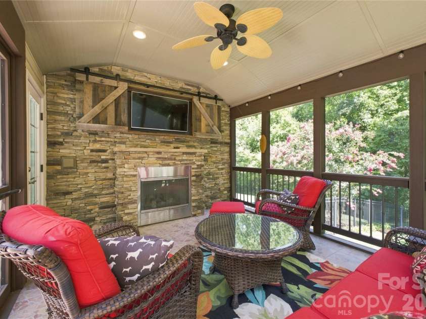 11019 King George Lane, Waxhaw, NC 28173.  MLS# CAR4418983, YatesRealty ID 51626. 