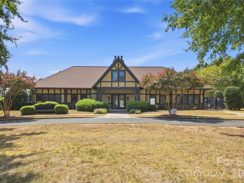 11019 King George Lane, Waxhaw, NC 28173.  MLS# CAR4418983, YatesRealty ID 51626. Community Amenities