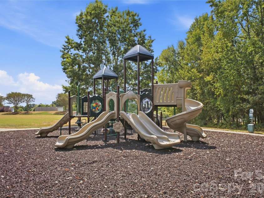 11019 King George Lane, Waxhaw, NC 28173.  MLS# CAR4418983, YatesRealty ID 51626. Community Amenities