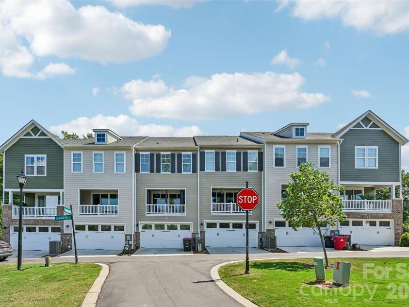 739 Beaty Street, Davidson, NC 28036.  MLS# CAR4420114, YatesRealty ID 51627. Attached 2 Car Garage on Main Level