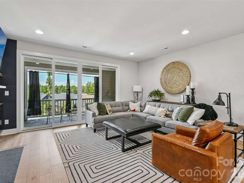 739 Beaty Street, Davidson, NC 28036.  MLS# CAR4420114, YatesRealty ID 51627. Living Room on 2nd Level