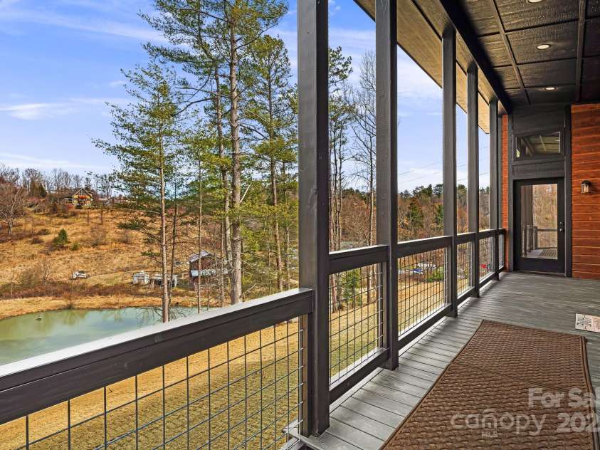 139 Duck Pond Drive, Leicester, NC 28748.  MLS# CAR4207433, YatesRealty ID 5163. 