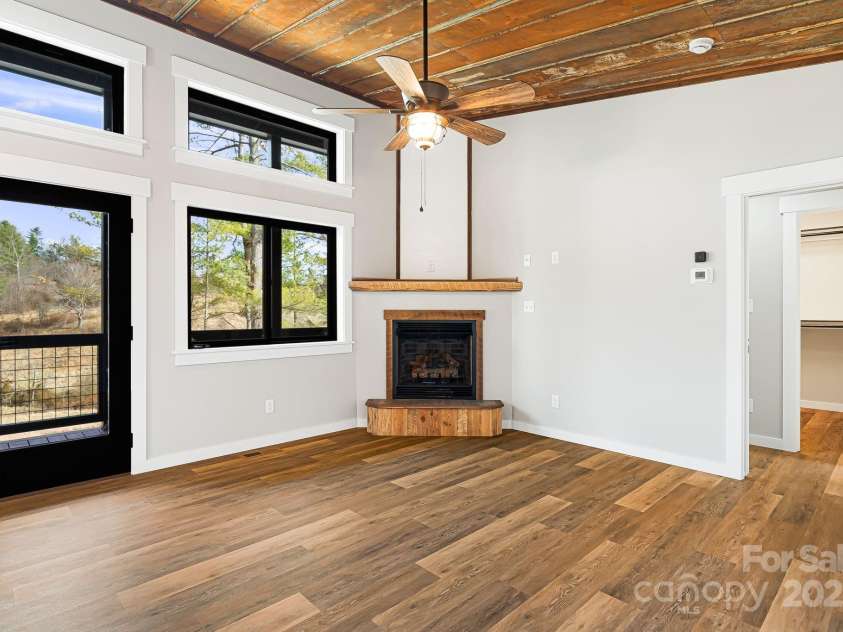 139 Duck Pond Drive, Leicester, NC 28748.  MLS# CAR4207433, YatesRealty ID 5163. 