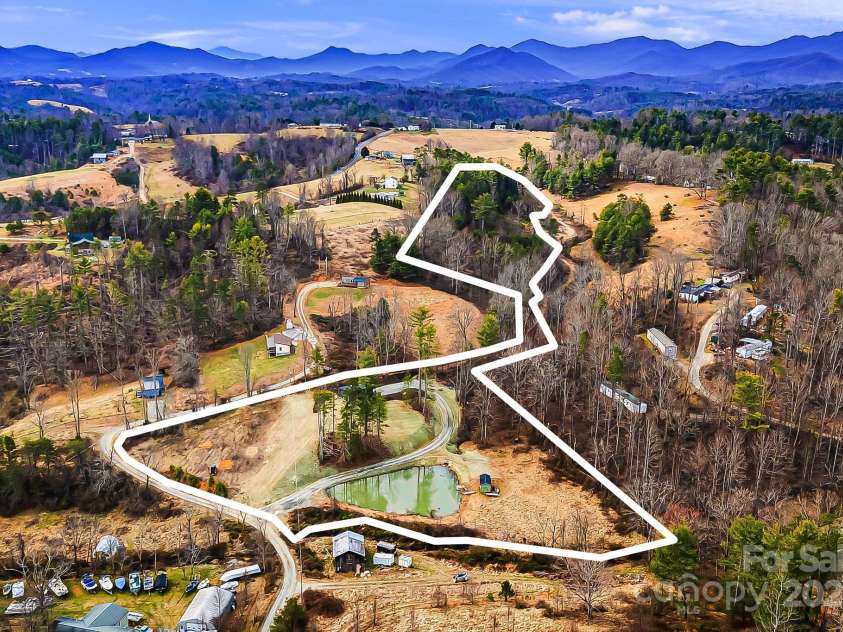 139 Duck Pond Drive, Leicester, NC 28748.  MLS# CAR4207433, YatesRealty ID 5163. 