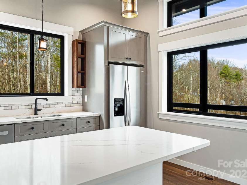 139 Duck Pond Drive, Leicester, NC 28748.  MLS# CAR4207433, YatesRealty ID 5163. 