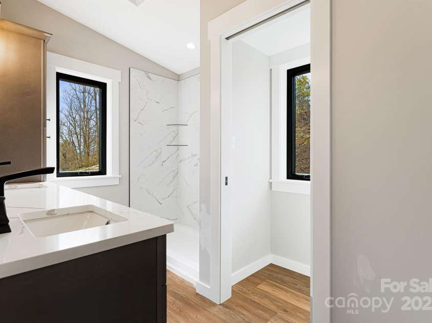 139 Duck Pond Drive, Leicester, NC 28748.  MLS# CAR4207433, YatesRealty ID 5163. 