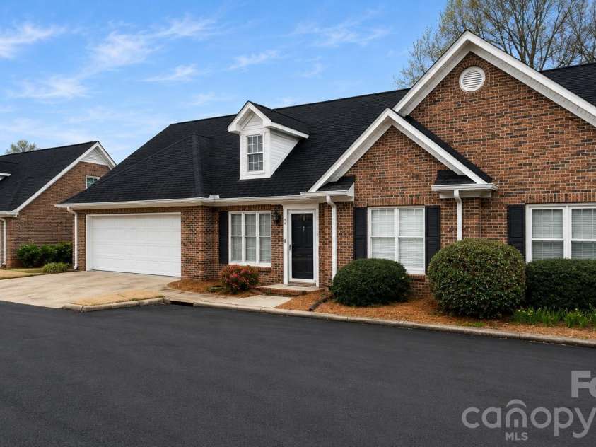 691 Carlton Drive, Gastonia, NC 28054.  MLS# CAR4357704, YatesRealty ID 5163. 