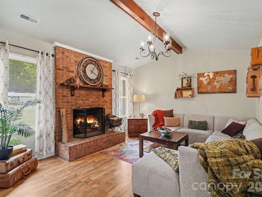11407 Treebark Drive, Pineville, NC 28134.  MLS# CAR4418322, YatesRealty ID 51630. Living Room