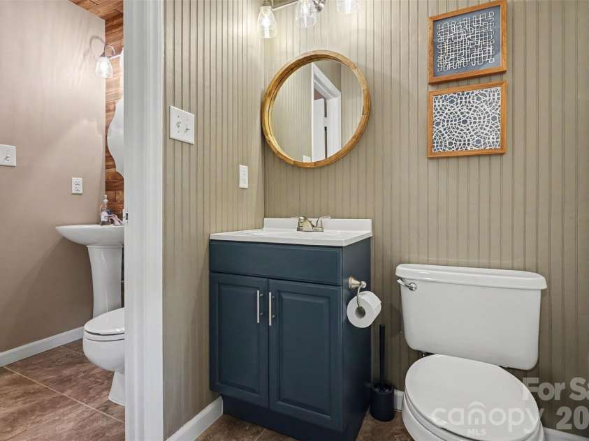 11407 Treebark Drive, Pineville, NC 28134.  MLS# CAR4418322, YatesRealty ID 51630. Master Bathroom