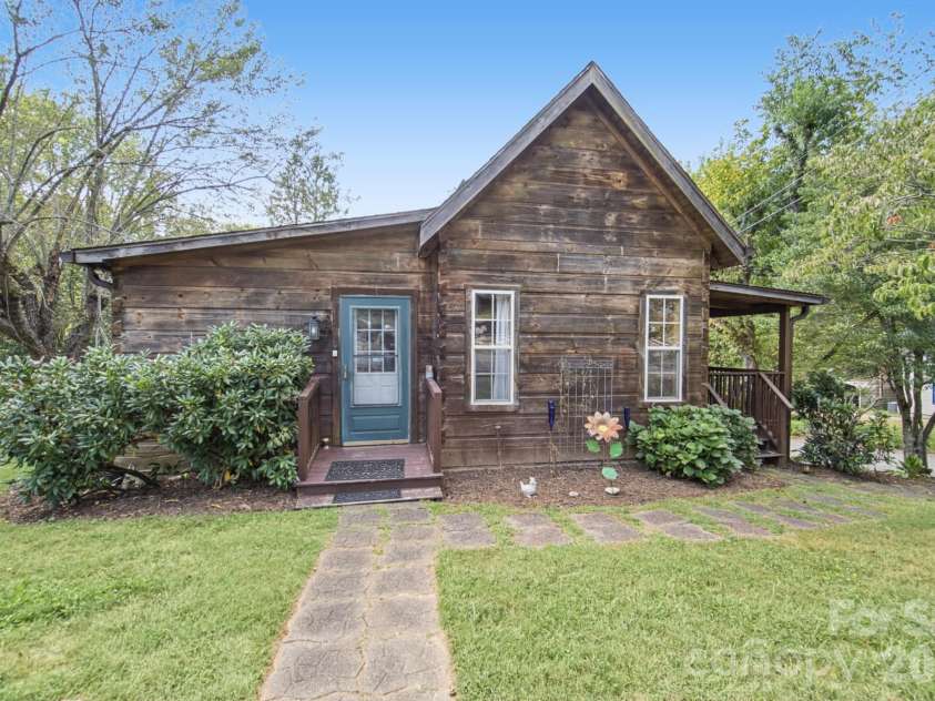 1 Locust Avenue, Asheville, NC 28804.  MLS# CAR4418409, YatesRealty ID 51631. 