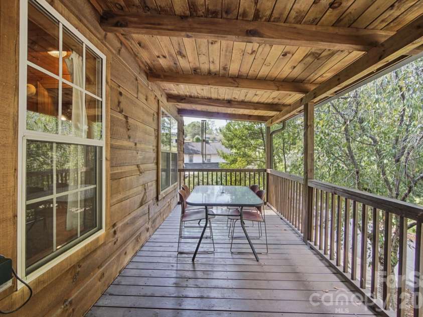 1 Locust Avenue, Asheville, NC 28804.  MLS# CAR4418409, YatesRealty ID 51631. 