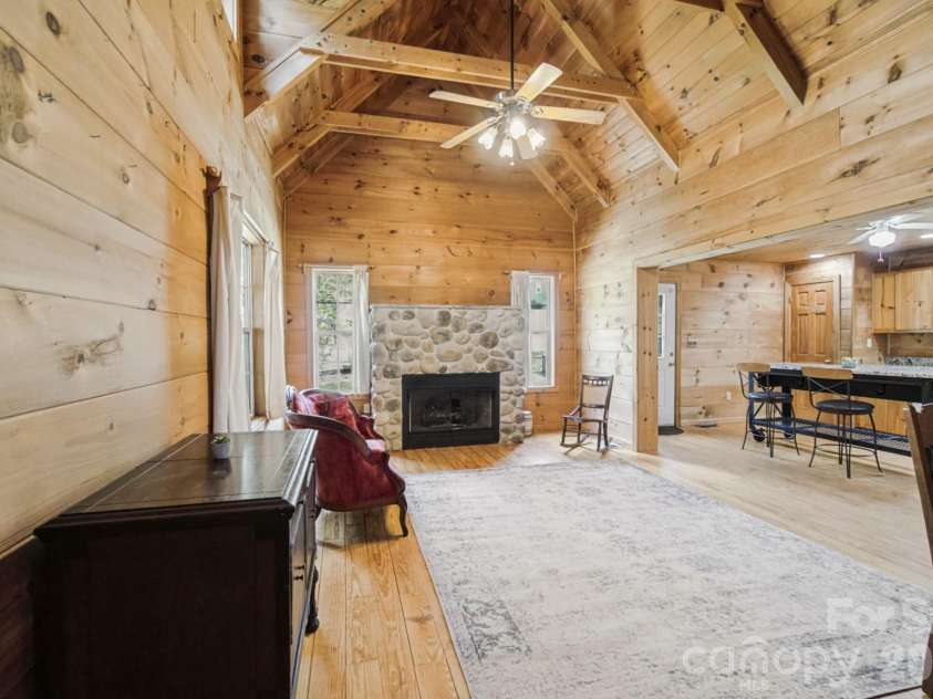 1 Locust Avenue, Asheville, NC 28804.  MLS# CAR4418409, YatesRealty ID 51631. 