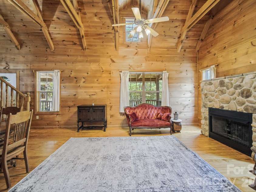 1 Locust Avenue, Asheville, NC 28804.  MLS# CAR4418409, YatesRealty ID 51631. 