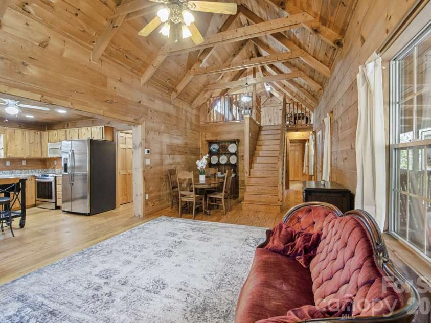 1 Locust Avenue, Asheville, NC 28804.  MLS# CAR4418409, YatesRealty ID 51631. 