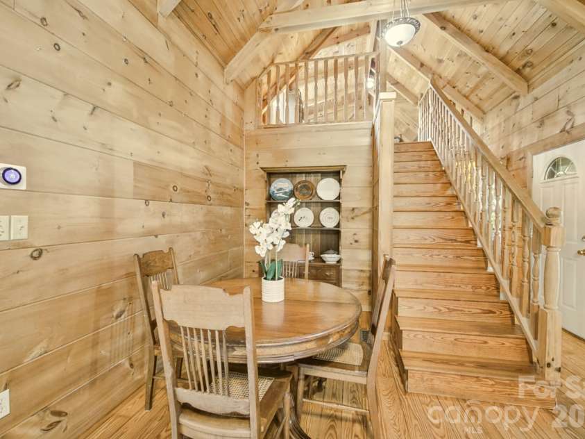 1 Locust Avenue, Asheville, NC 28804.  MLS# CAR4418409, YatesRealty ID 51631. 